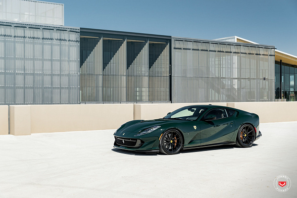 Фото дисков Vossen M-X2 Черный глянец на Ferrari 812