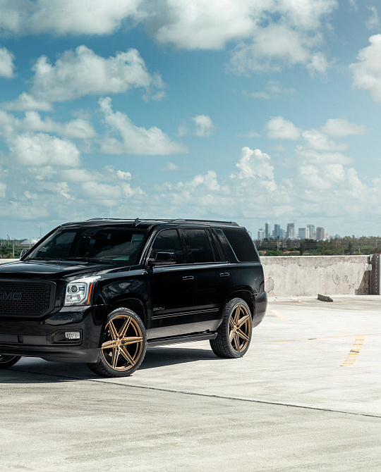 Фото дисков HF6-2 Глянцевое темное золото на GMC Yukon V