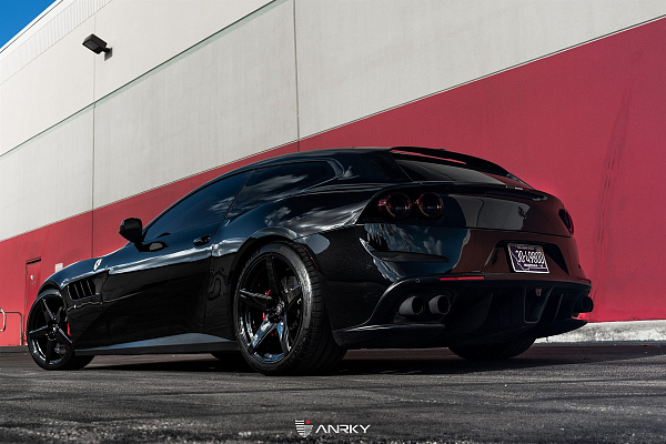 Фото дисков Anrky RS5.1 Черный глянец на Ferrari GTC4Lusso