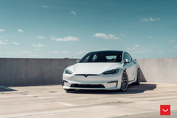 Фото дисков Vossen HF-4T Серебро на Tesla Model S