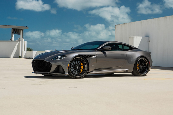 Фото дисков Anrky AN33 Черный сатин на Aston Martin DBS 3