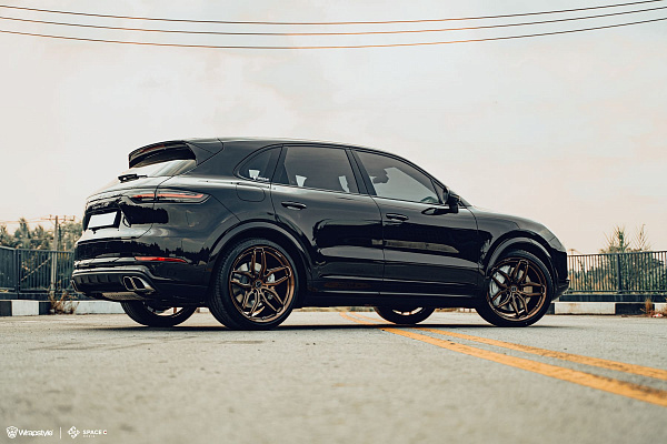 Фото дисков Brixton Forged PF12 R / RS Глянцевая бронза на Porsche Cayenne III