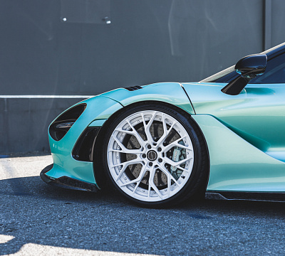 Фото дисков Brixton Forged PF10 на McLaren 720S