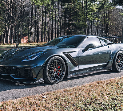 Фото дисков Strasse Wheels SV10M Deep Concave FS на Chevrolet Corvette C7