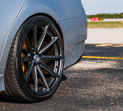 Фото дисков Vossen VFS-10 на Lexus GS IV