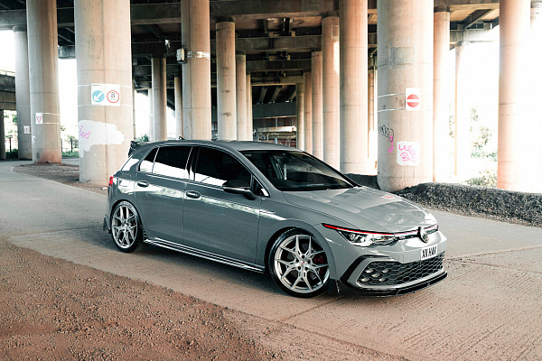 Фото дисков Vossen HF-5 Серебро на Volkswagen Golf VIII