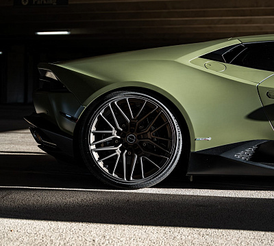 Фото дисков Brixton Forged VL4 на Lamborghini Huracan