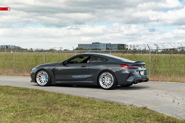 Фото дисков Anrky S3-X1 Глянцевый лак на BMW 8/M8