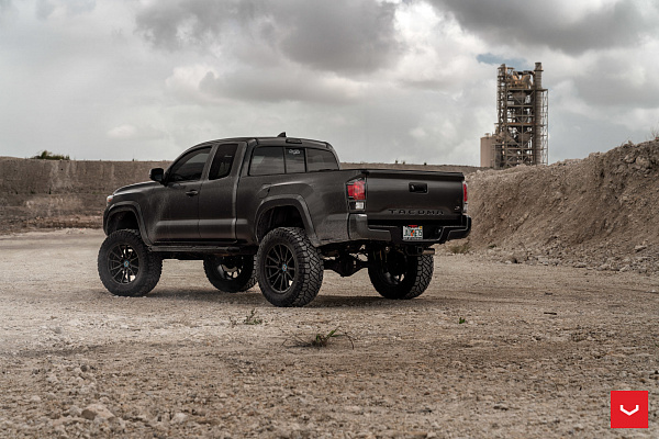 Фото дисков Vossen HF6-1 Черный сатин на Toyota Tacoma III