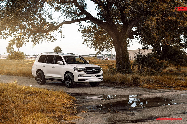 Фото дисков Anrky AN35 Черный сатин на Toyota Land Cruiser 300
