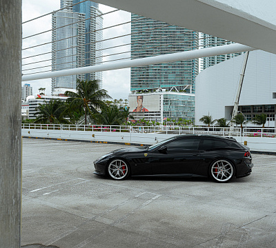 Фото дисков Vossen S21-01 на Ferrari GTC4Lusso