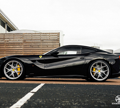 Фото дисков Vossen HF-5 на Ferrari F12