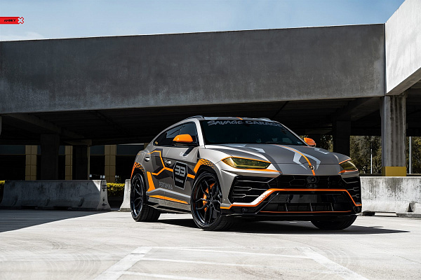 Фото дисков Anrky AN31 Черный глянец на Lamborghini Urus