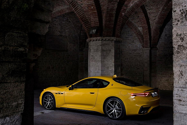 Фото дисков Maserati Astreo  на Maserati GranTurismo II