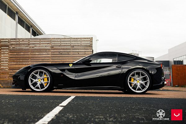 Фото дисков Vossen HF-5 Серебро на Ferrari F12