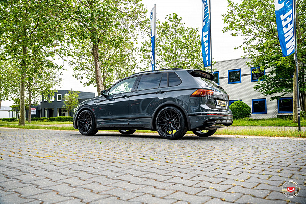 Фото дисков Vossen EVO-2 Черный сатин на Volkswagen Tiguan II