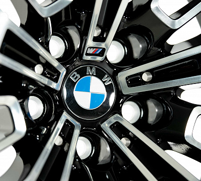 BMW 825M