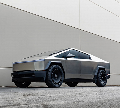Фото дисков Brixton Forged LX15 на Tesla Cybertruck