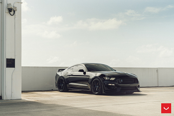 Фото дисков Vossen HF-5 Черный сатин на Ford Mustang VI