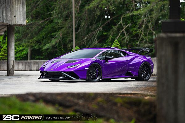 Фото дисков BC Forged TD01 Черный глянец на Lamborghini Huracan