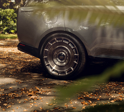 Фото дисков Vossen UV-7 на Land Rover Range Rover V