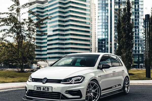 Фото дисков Bola FLE Сатиновый лак на Volkswagen Golf VII