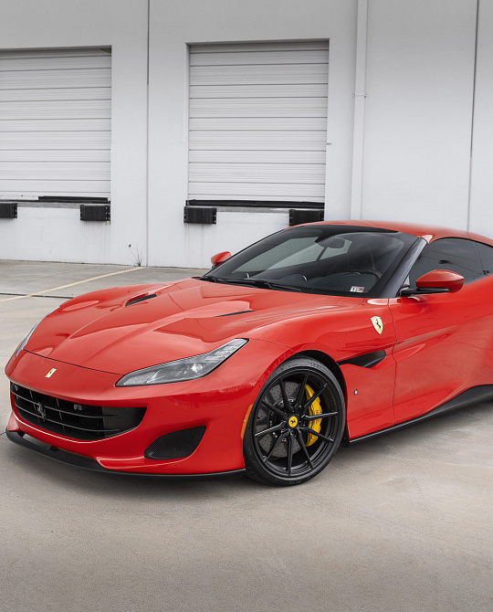 Фото дисков M-X2 Черный сатин на Ferrari Portofino