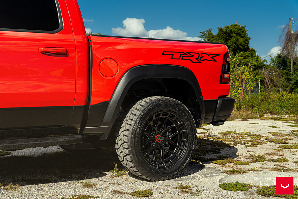 Фото дисков Vossen HFX-1 (6-Lug) Черный сатин на Ram 1500 V