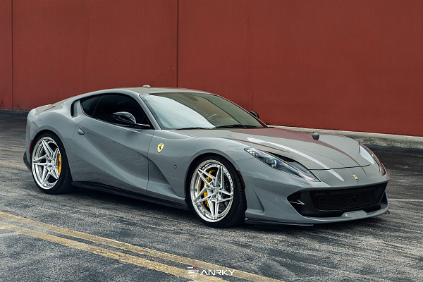 Фото дисков Anrky S3-X3 Глянцевый лак на Ferrari 812