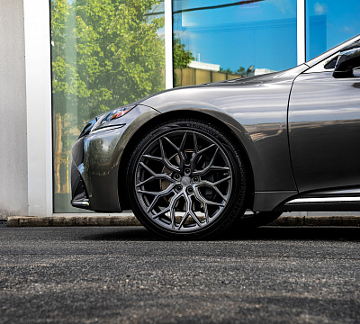 Фото дисков Vossen HF-2 на  Lexus LS V
