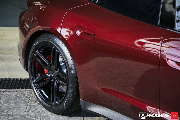Фото дисков Vossen HF-1 Черный глянец на Porsche Taycan I
