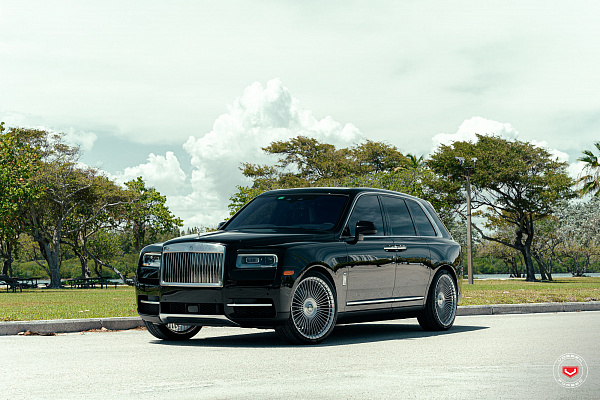 Фото дисков Vossen S17-16 Глянцевый лак на Rolls-Royce Cullinan