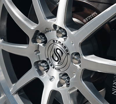 Фото дисков Strasse Wheels R10 Performance на Aston Martin Vantage 2