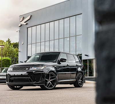Фото дисков Kahn Type 52 RS на Range Rover Sport II