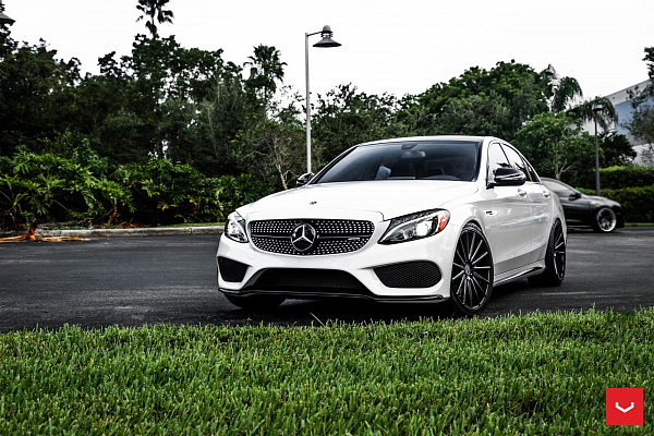 Фото дисков Vossen VFS-2 Черный глянец на Mercedes-Benz C-Class (W205)