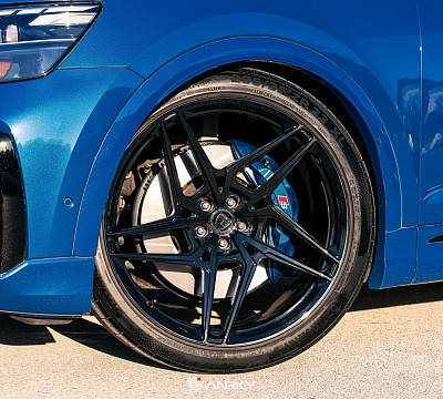 Фото дисков Anrky S1-X3 на Audi Q8