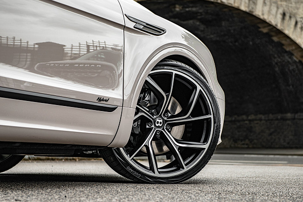 Фото дисков Kahn Type 54 Алмазная проточка на Bentley Bentayga