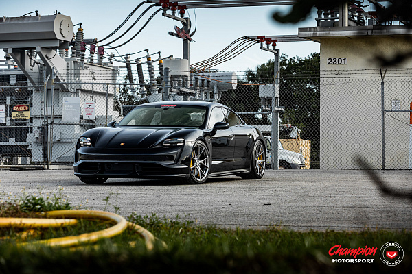 Фото дисков Vossen RS74 Глянцевый тонированный лак на Porsche Taycan I