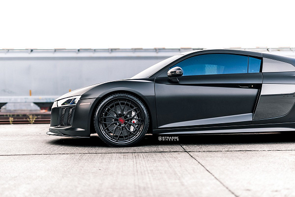 Фото дисков Strasse Wheels SV10M Deep Concave FS Другой цвет на Audi R8 (4S)