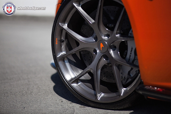 Фото дисков HRE P101 Глянцевый темный лак на McLaren 650S