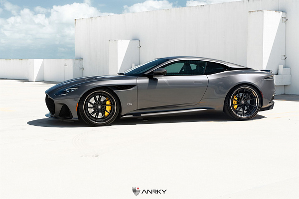 Фото дисков Anrky AN33 Черный сатин на Aston Martin DBS 3