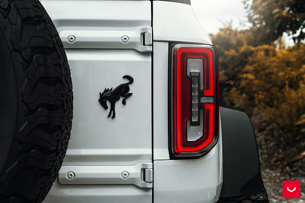 Фото дисков Vossen HF6-4 Черный сатин на Ford Bronco