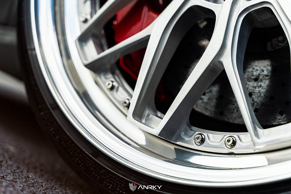 Фото дисков Anrky RS1 Глянцевый лак на Ferrari F430