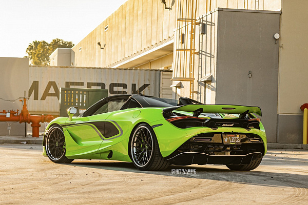 Фото дисков Strasse Wheels SV10M Deep Concave FS Черный глянец на McLaren 720S