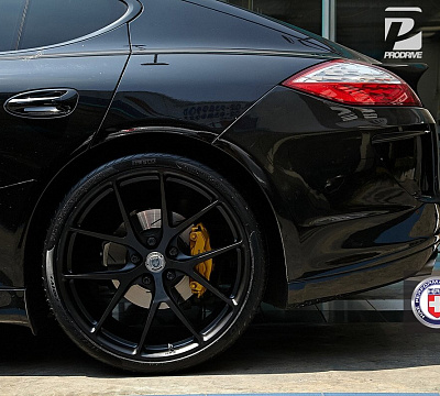 Фото дисков HRE P101 на Porsche Panamera I