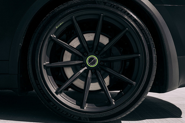 Фото дисков Brixton Forged R11-R Черный матовый на Tesla Model X
