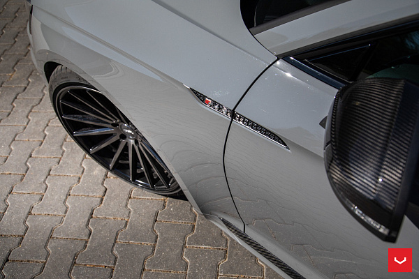 Фото дисков Vossen VFS-2 Глянцевый темный лак на Audi A/S/RS 5 (F5)