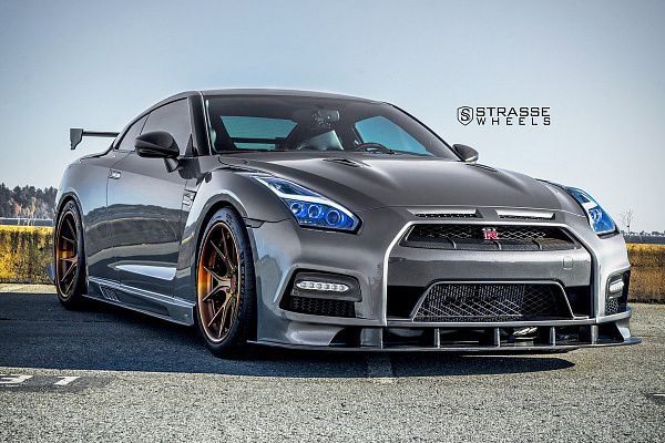 Фото дисков Strasse Wheels SM5R Deep Concave FS Другой цвет на Nissan GT-R