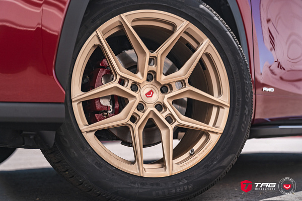 Фото дисков Vossen EVO-4 Сатиновая шампань на Toyota Highlander U70