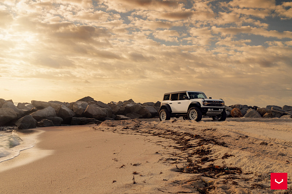 Фото дисков Vossen HFX-1 (6-Lug) Серебро на Ford Bronco